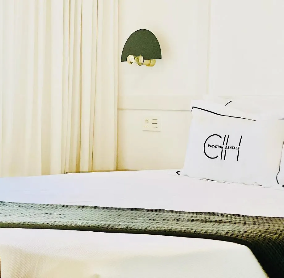 Cih Apartments 卡门港